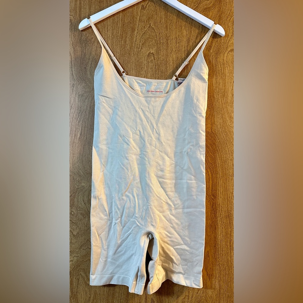 Boohoo Cream Ribbed Romper / Bodysuit – Size XL